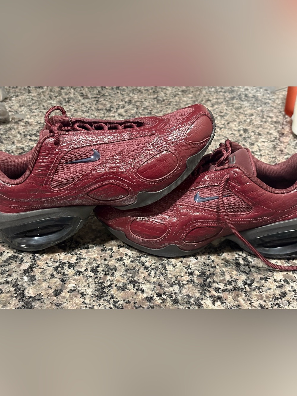 Nike Air Max Burgundy Low Top Men’s Athletic Sneaker Size 9.5 NWOB